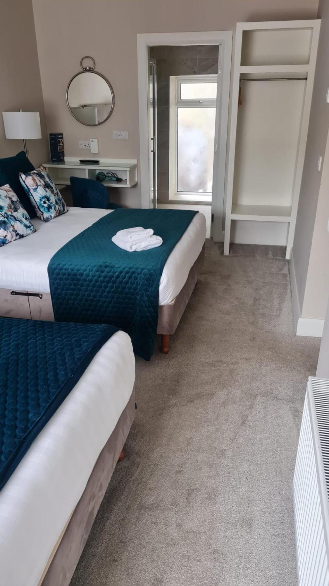 The Dolphin Hotel Crossmolina エクステリア 写真
