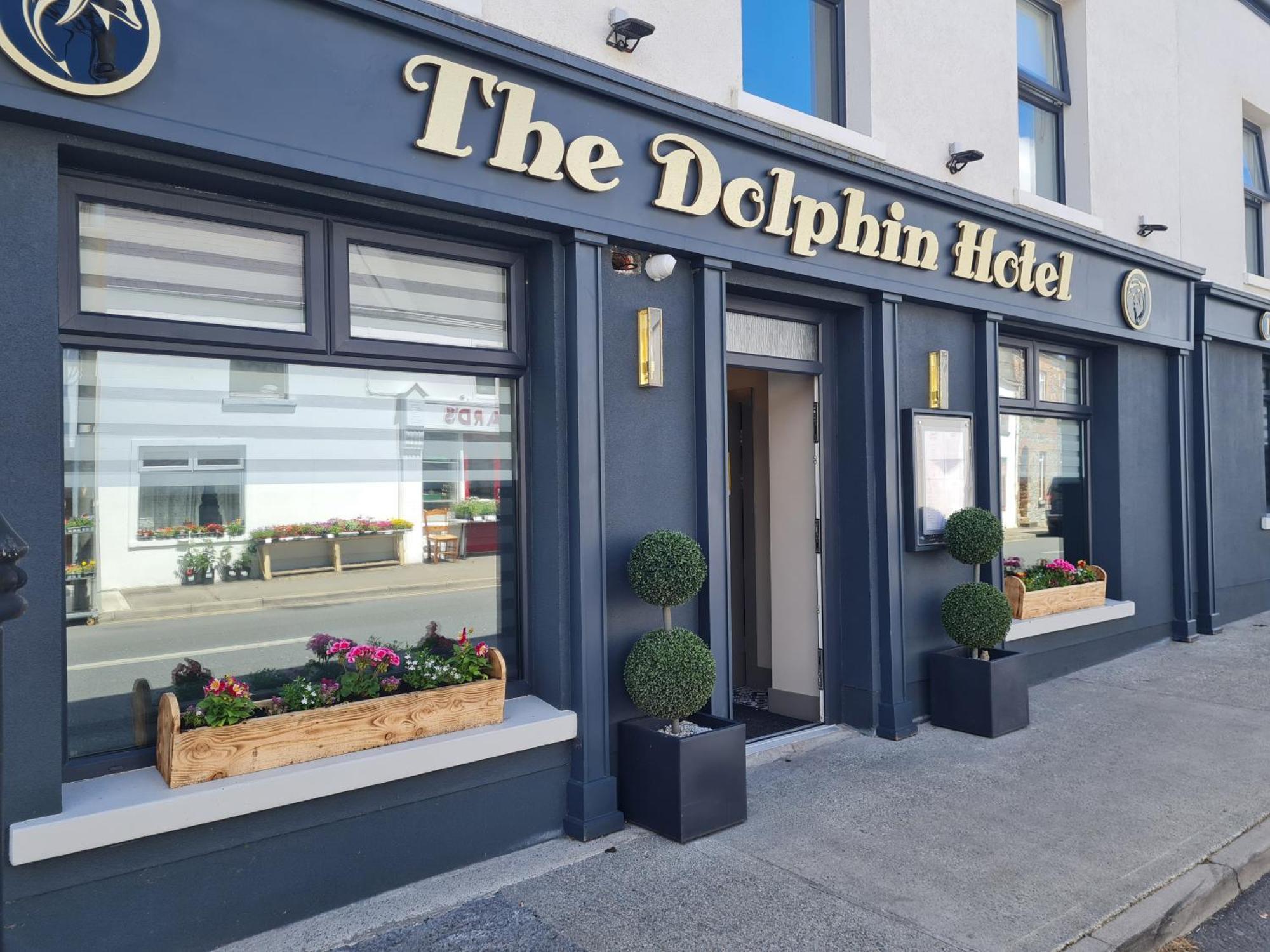 The Dolphin Hotel Crossmolina エクステリア 写真
