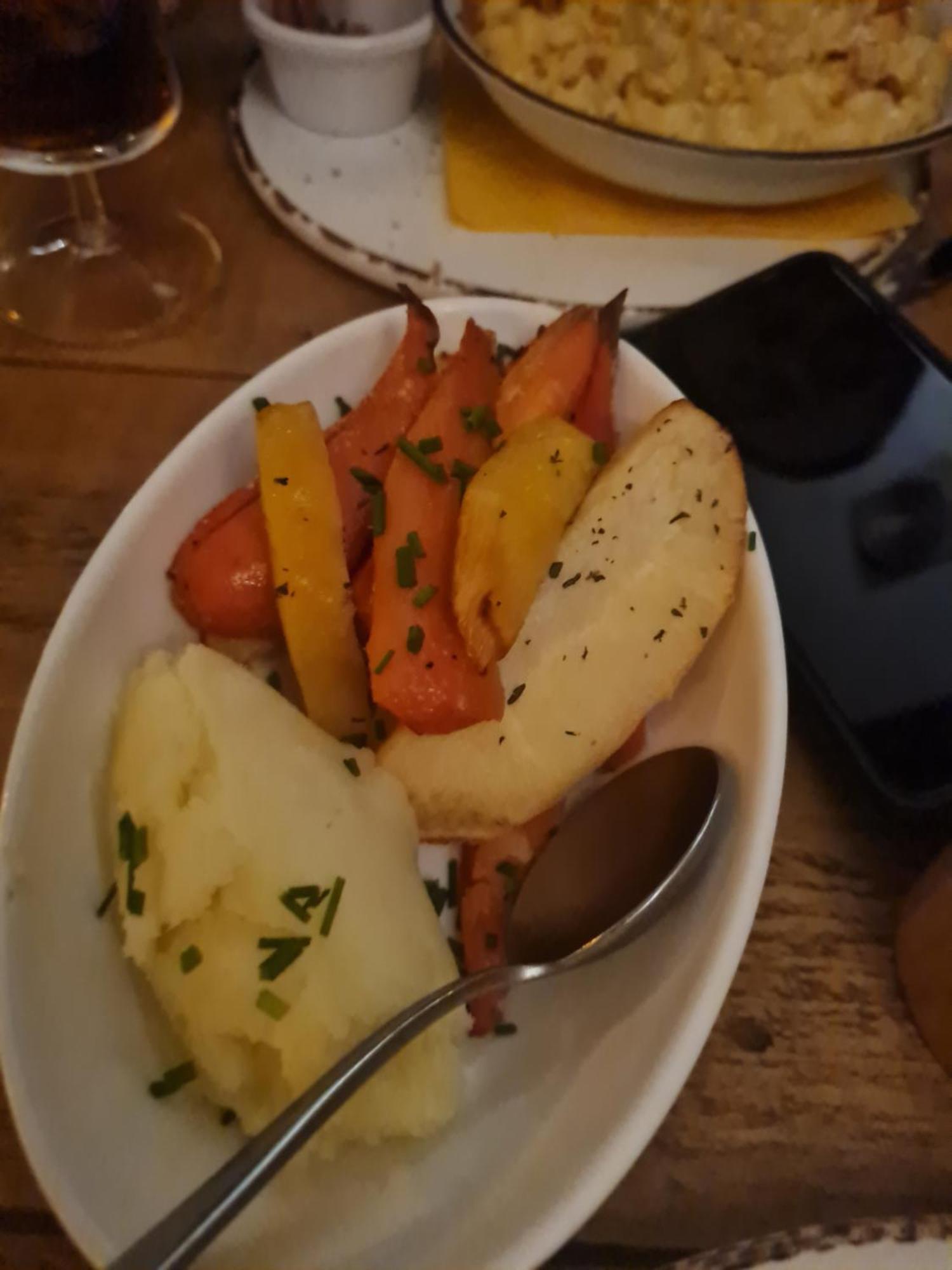 The Dolphin Hotel Crossmolina エクステリア 写真